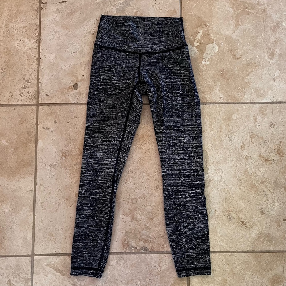 NWOT Lululemon Wunder Under Grey Black Leggings Size 4 - Picture 2 of 7